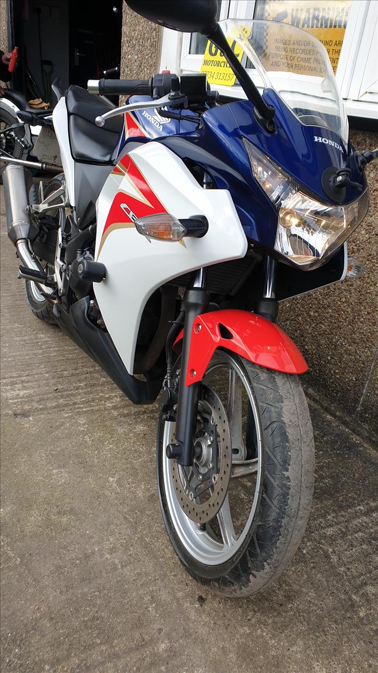 HONDA CBR250R 